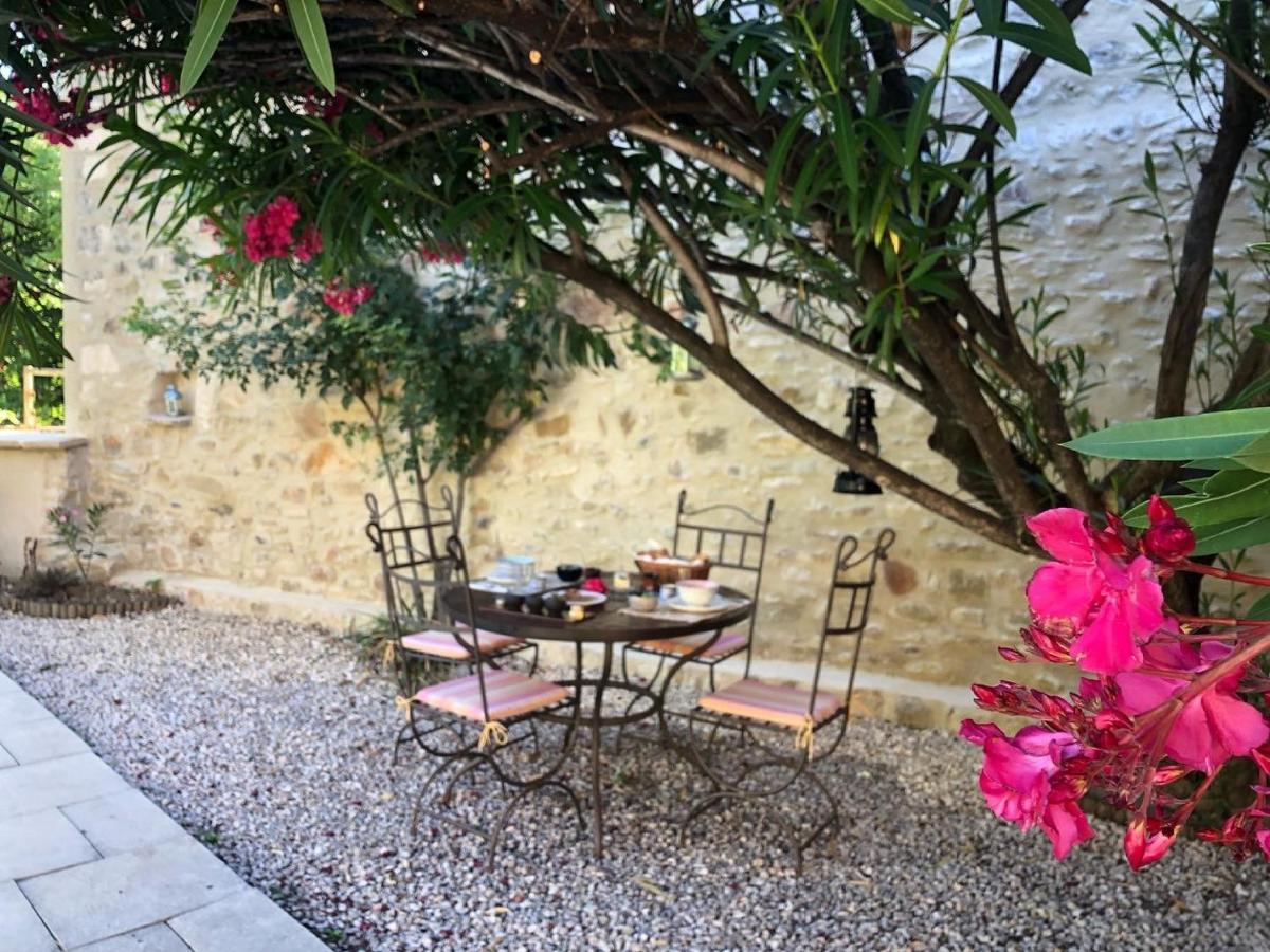 Maison Des Bourgades Saint-Julien-de-Peyrolas Εξωτερικό φωτογραφία