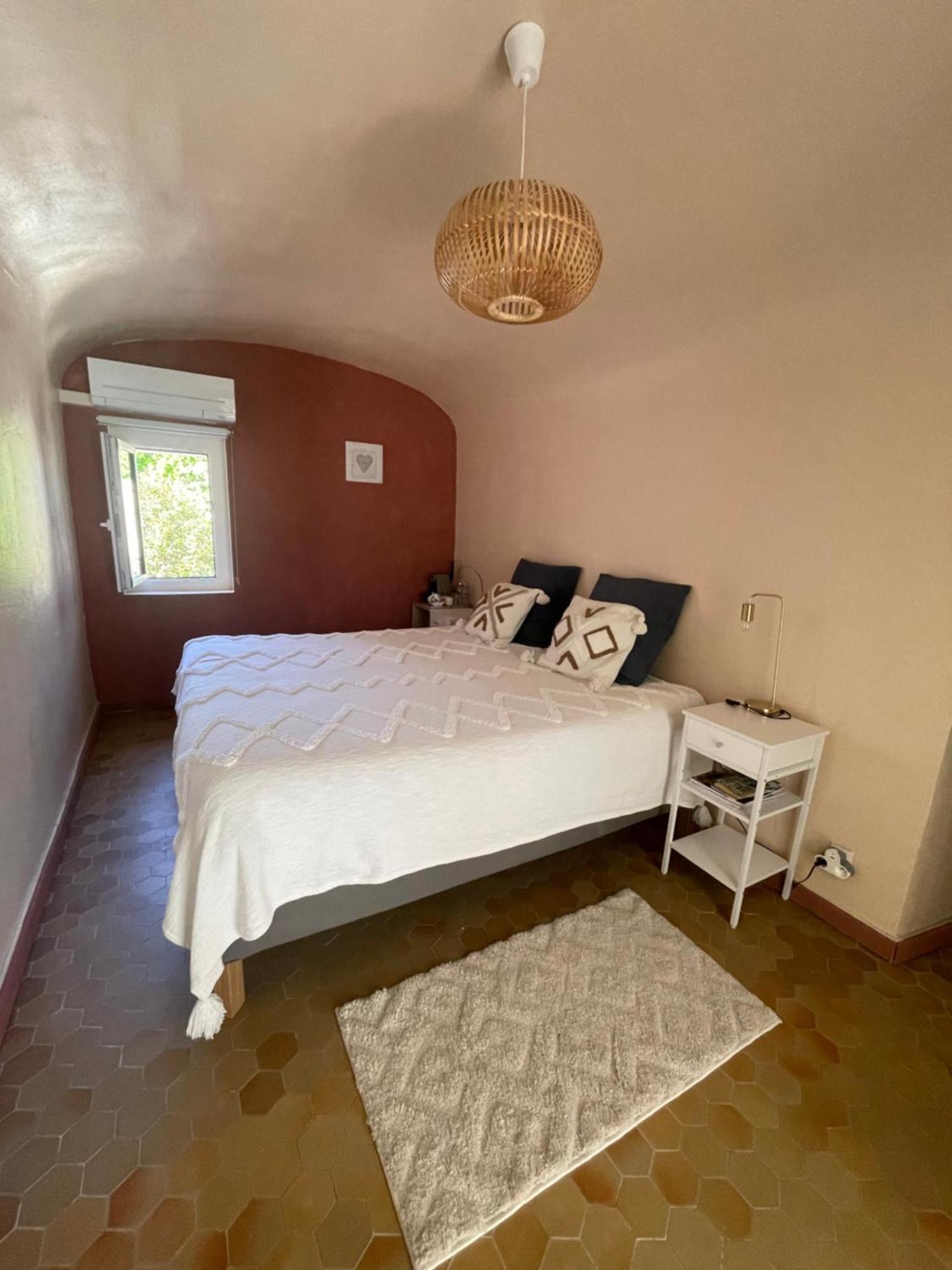 Maison Des Bourgades Saint-Julien-de-Peyrolas Εξωτερικό φωτογραφία